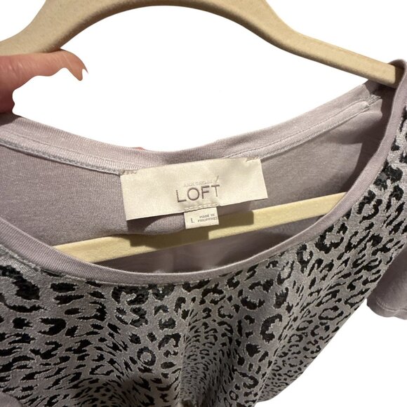 LOFT Women's Leopard Print Short Sleeve Scoop Neck T Shirt Size Large Artsy - Picture 3 of 9
